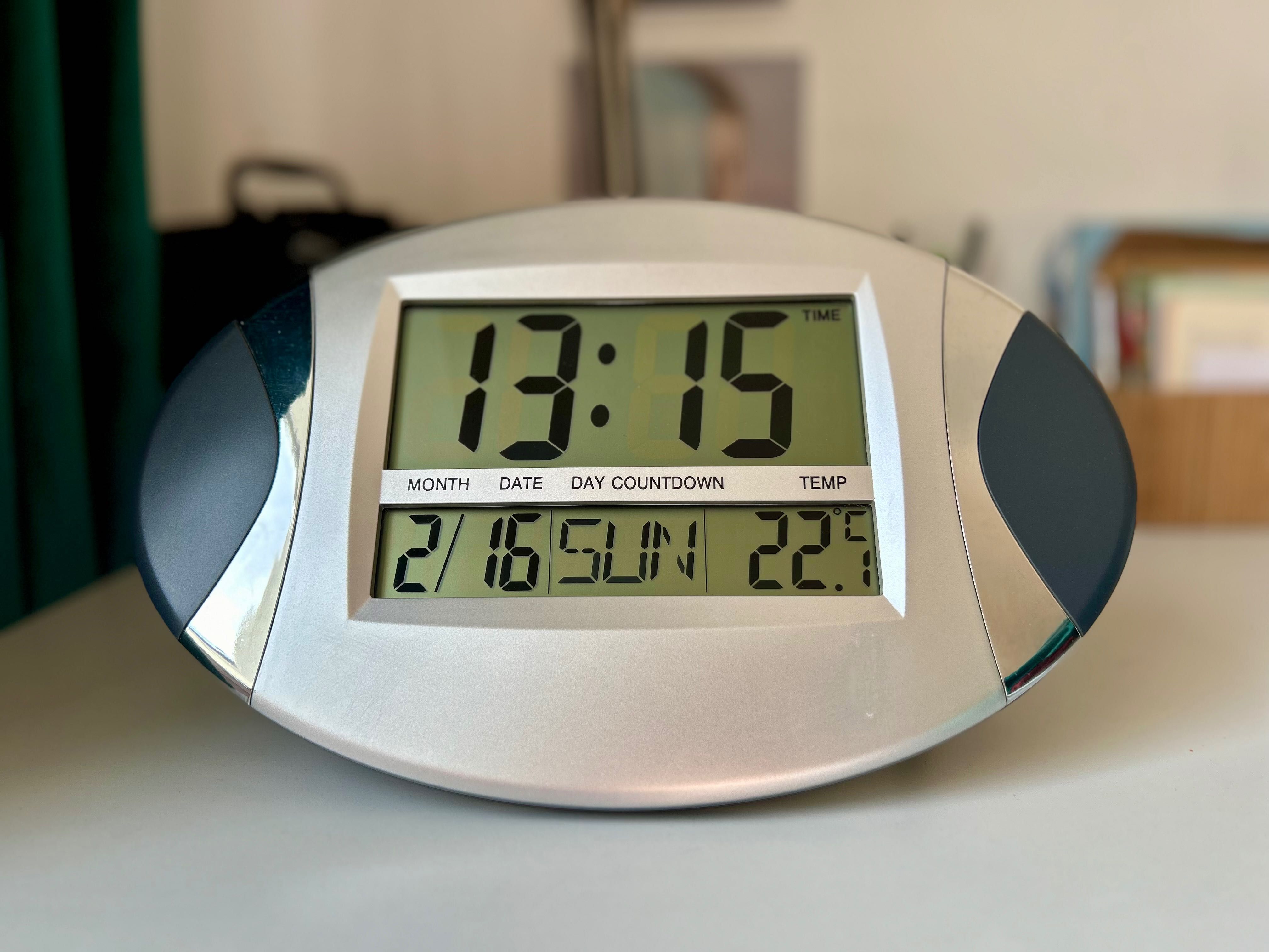 Zegar ścienny / stojący (czas, data, temperatura)