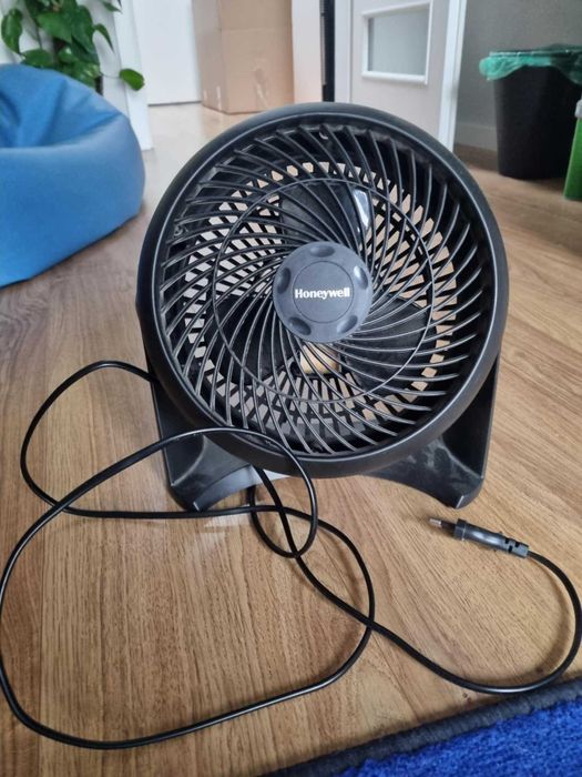 2x Wentylator podłogowy Honeywell HT900e