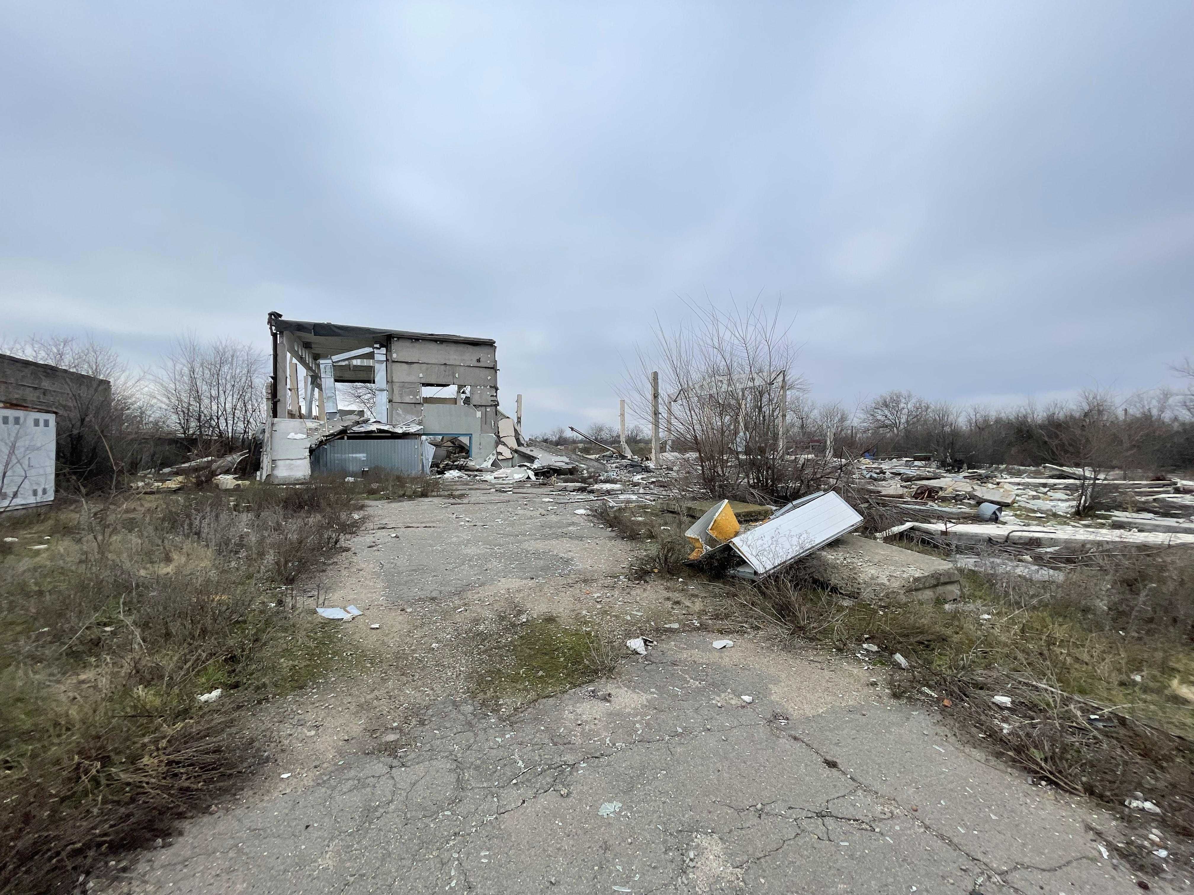 Херсонское шоссе база земля 1 га склад 600кв.м. цена 100 тыс.у.е.