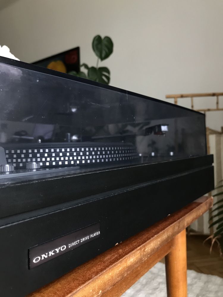 Gramofon Onkyo CP-700M