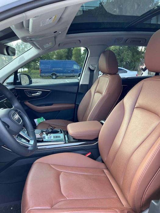 Audi Q7.Quattro Білого кольору кросовер