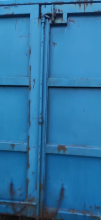 Kontener hakowy z dachem