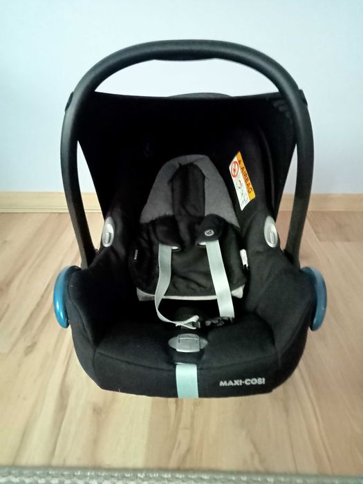 Fotelik samochodowy (nosidełko)