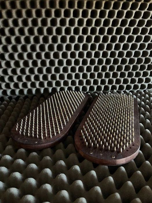 Dynamiczna deska Sadhu dla początkujących Gwoździe do stóp 10 mm.