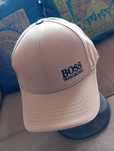 Czapka z daszkiem Hugo Boss, ciemnobeżowa regulacja z klamerką UNI