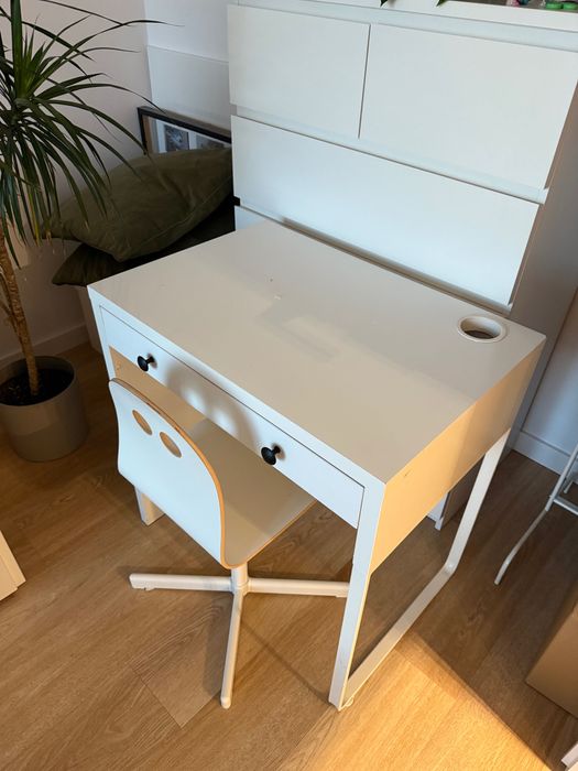 Biurko Ikea i krzesło