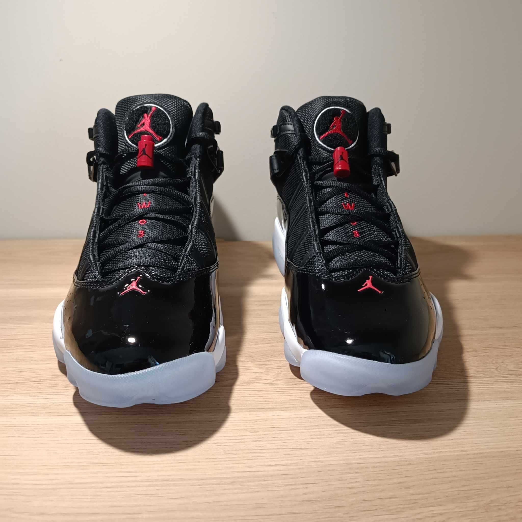 Jordan 6 Rings r. 45 (29 cm) Black/Gym Red-White