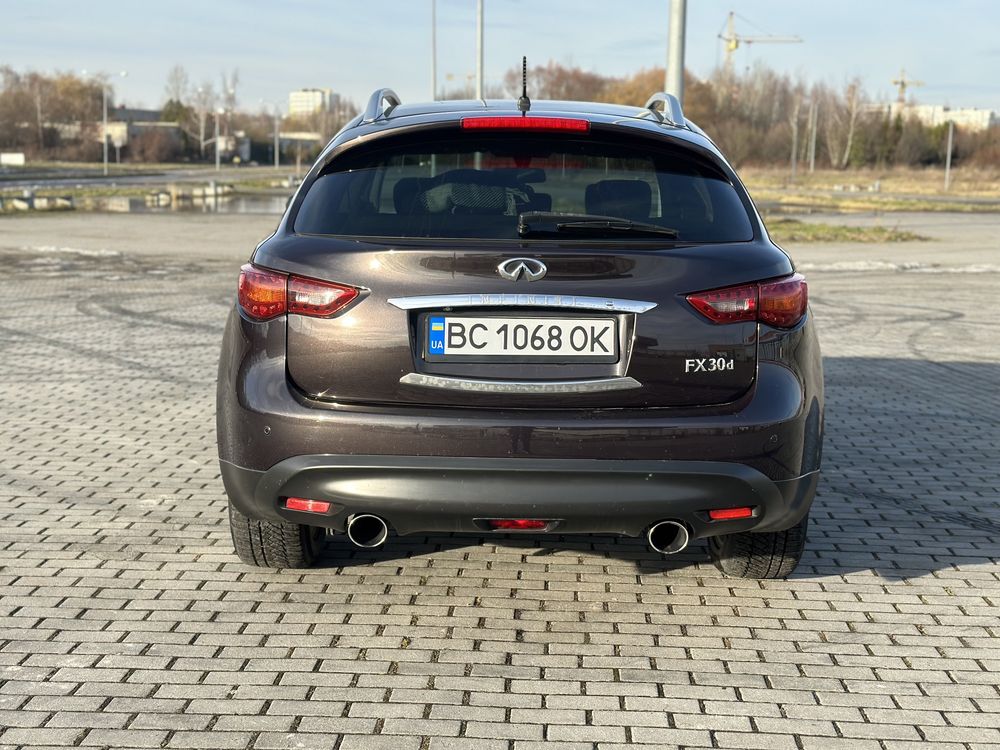 Infiniti fx 30d.