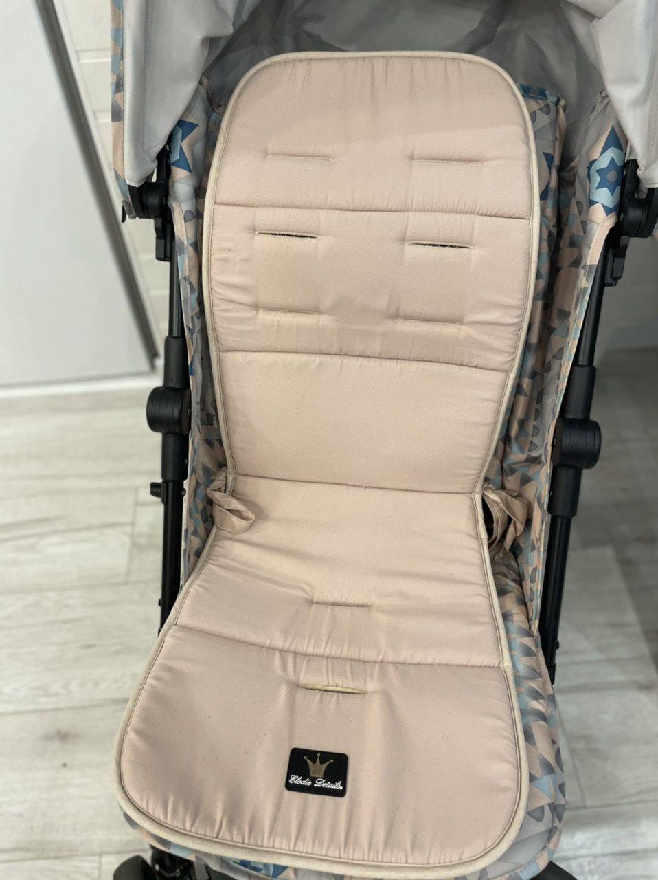 Продам коляску в отличном состоянии Elodie Details