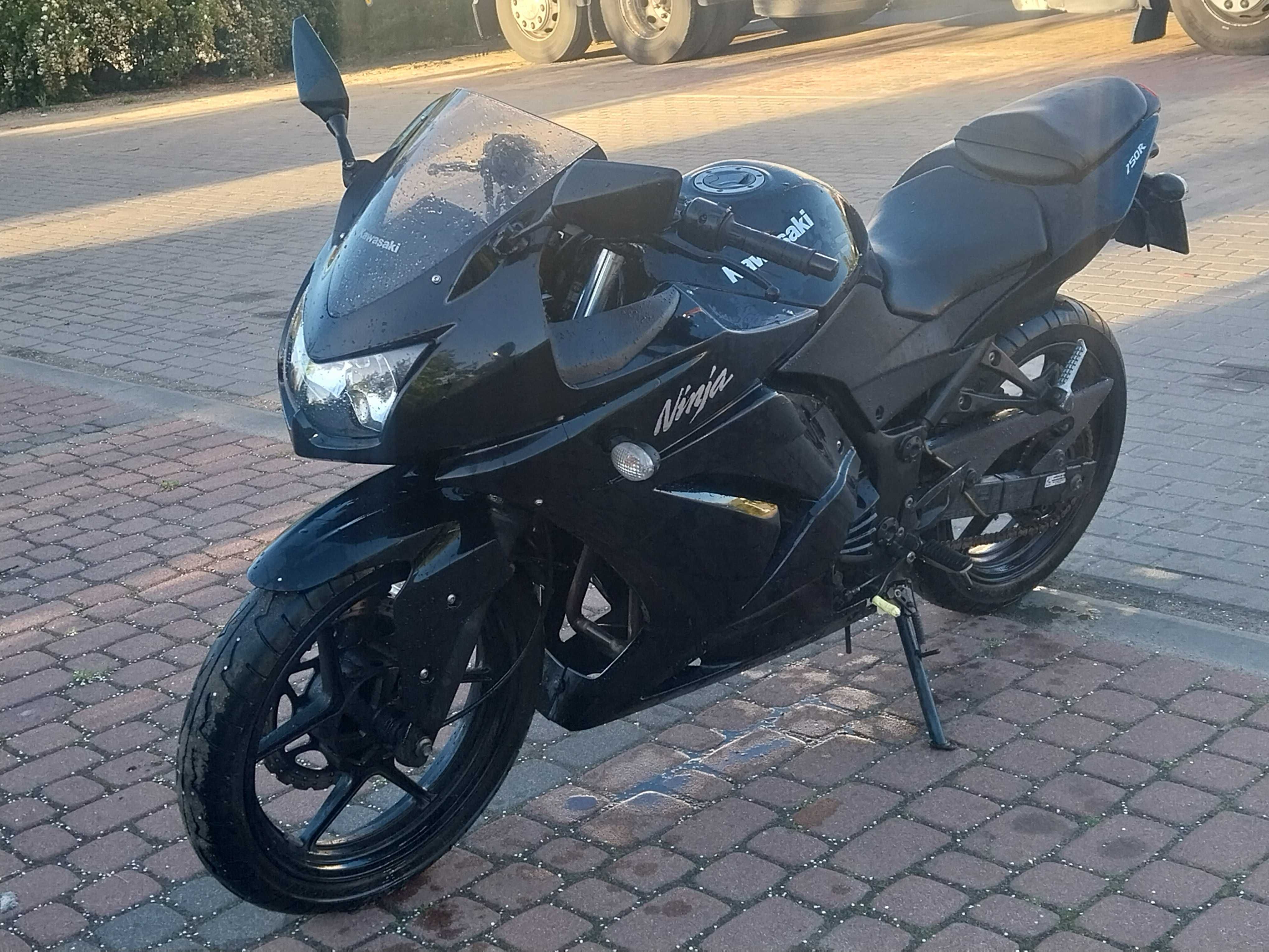 Kawasaki Ninja 250cm, stan bdb
