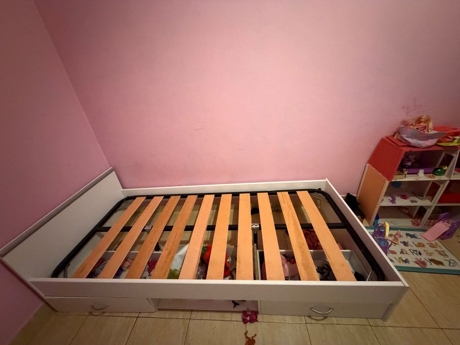 Vendo 2 camas infantis + estrado