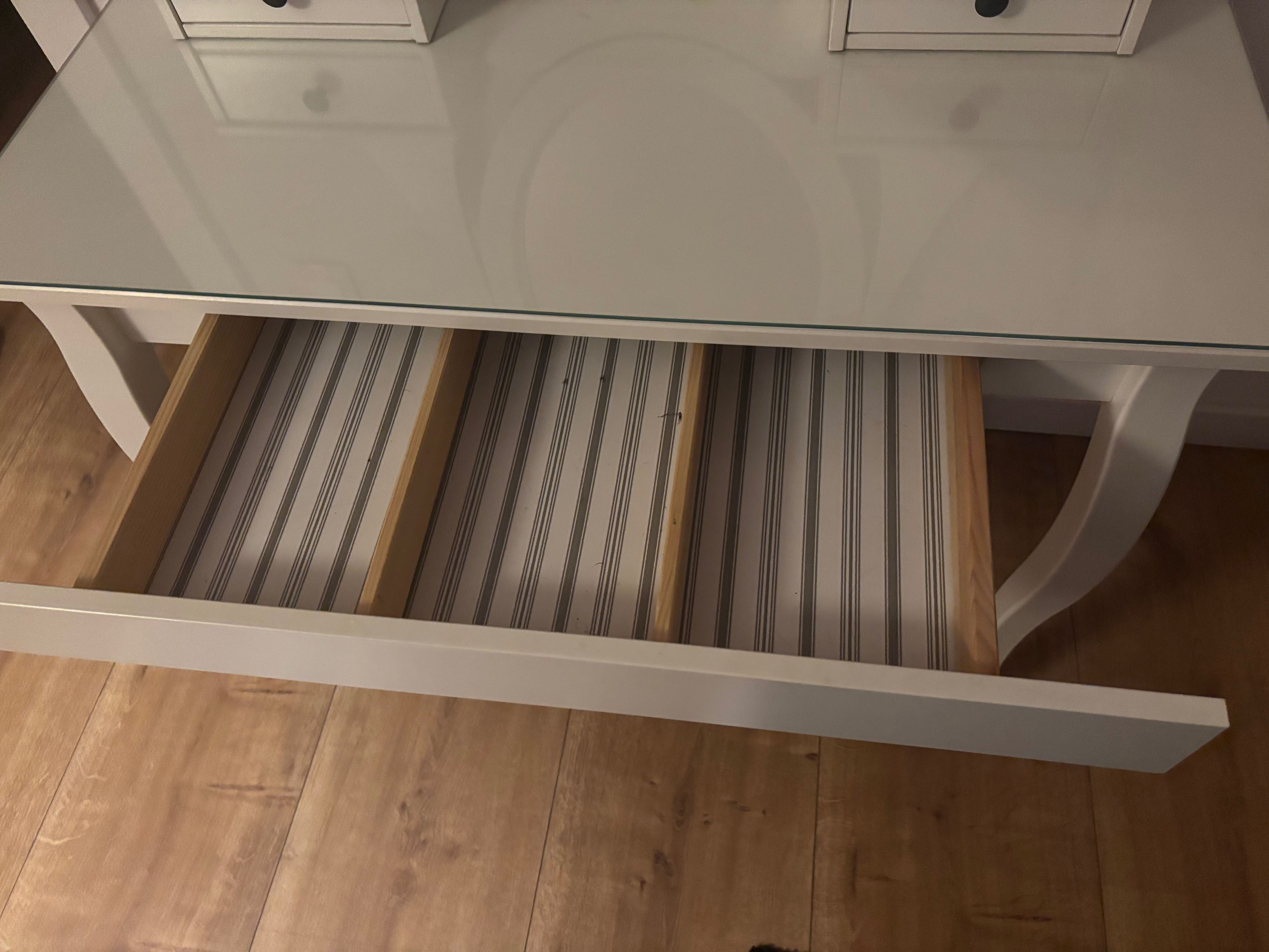 Toaletka Ikea Hemnes z taboretem