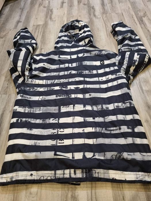 мужскую одежду  52 размер