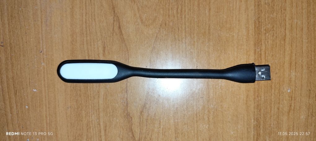 Lampa USB elastyczna.