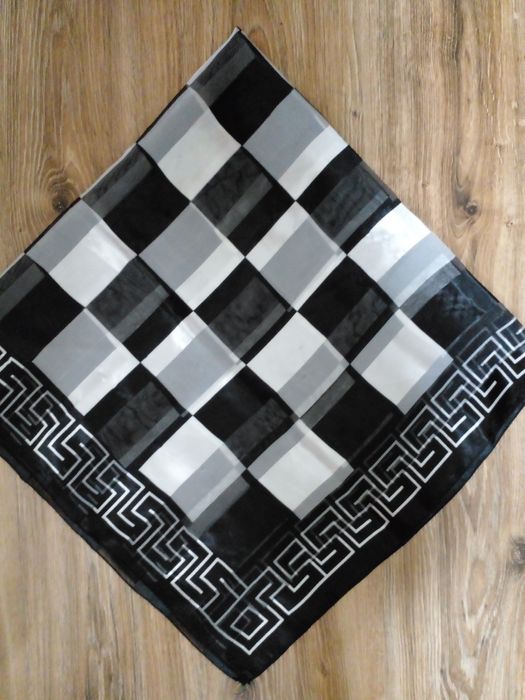 Платок Versace.  Шелк.