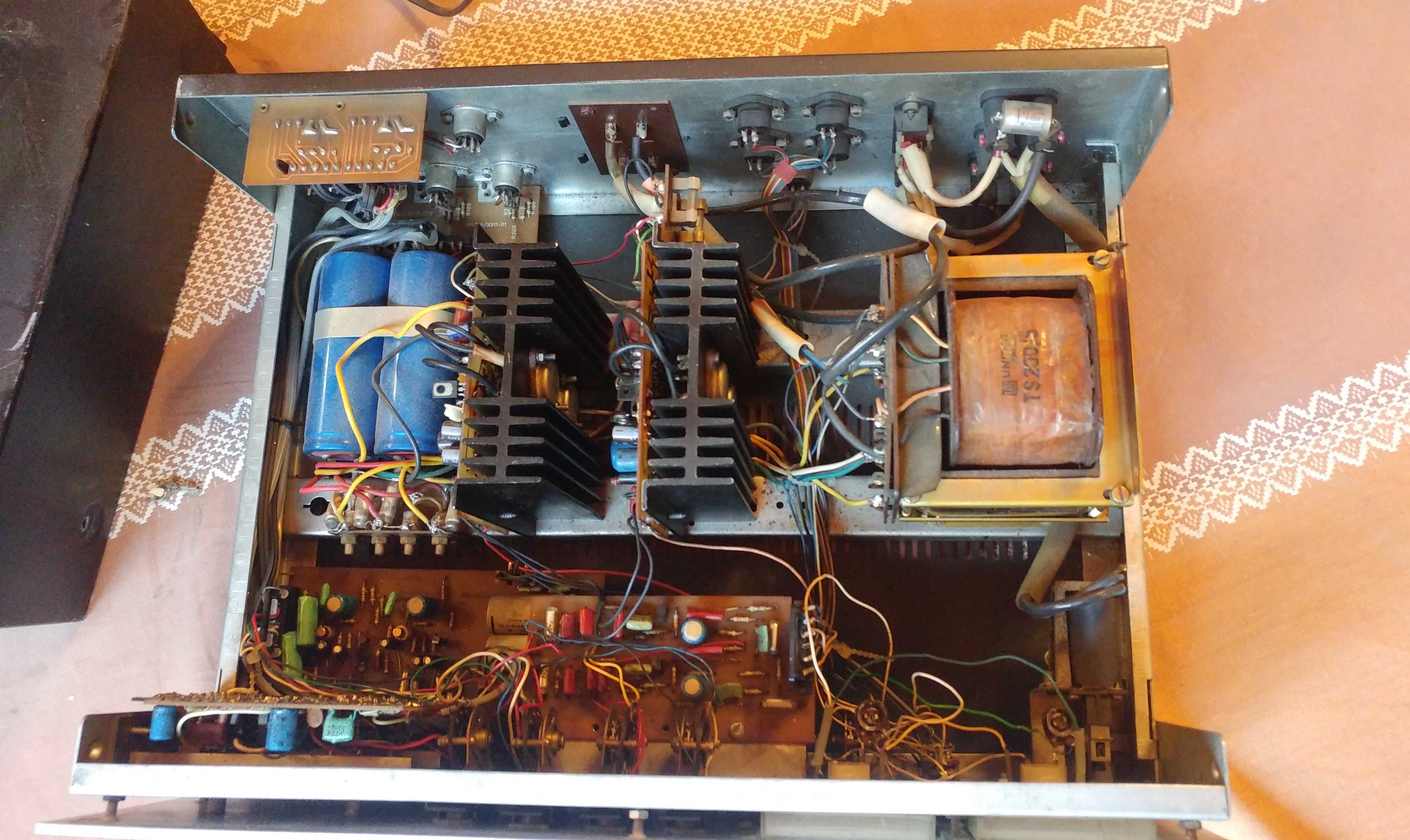 Wzmacniacz Altus Hi-Fi V 600. 2 x 65 W. Wersja eksportowa