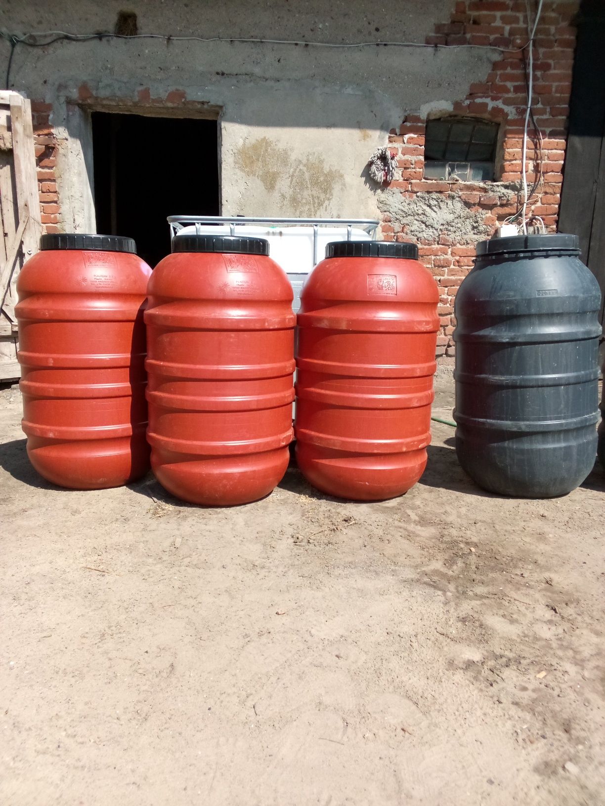 Beczki plastikowe 220l oraz 60l