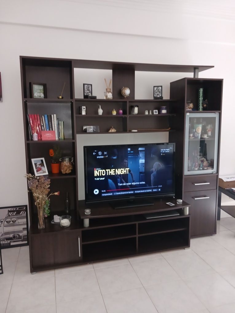 Móvel sala castanho