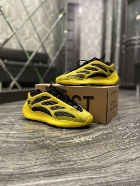 Унисекс кроссовки Adidas Yeezy Boost 700 V3 кросівки адидас изи 700 в3