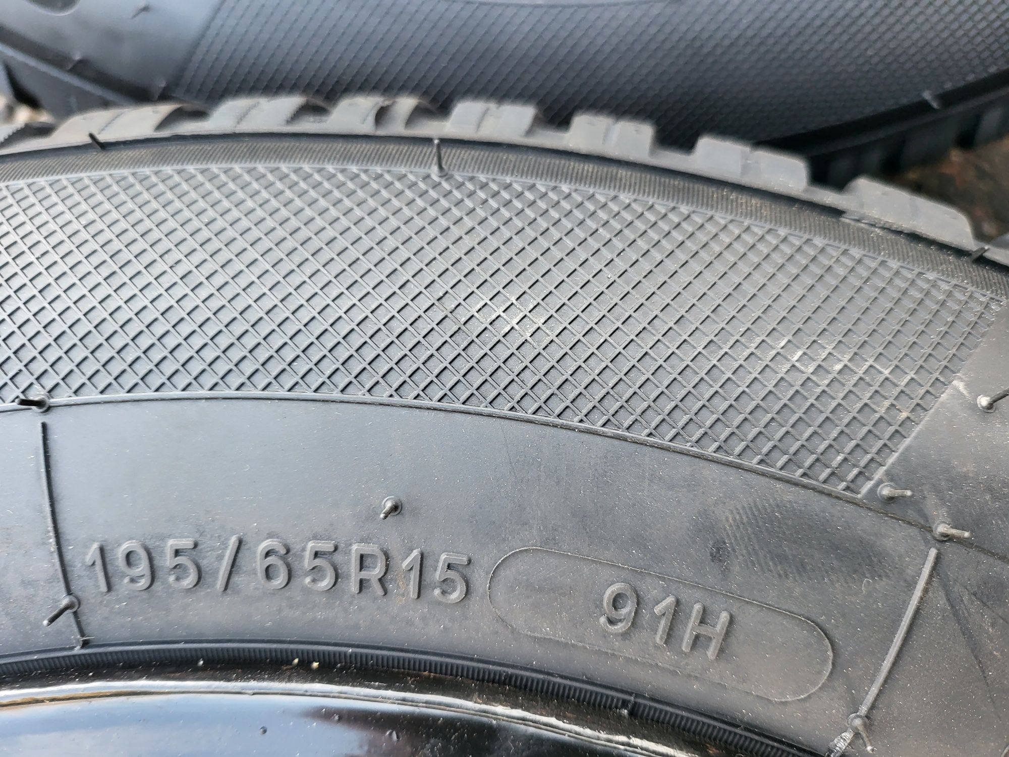 Koła całoroczne 195/65/15 Toyota Auris Corolla 5x114,3 TPMS Nowe opony