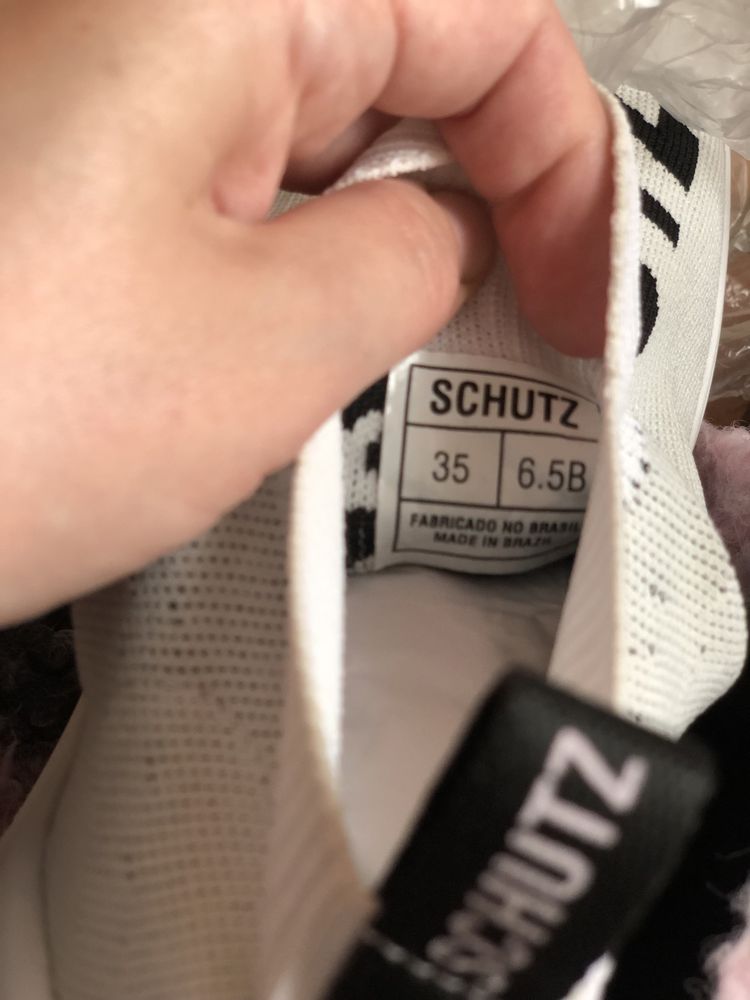 Schutz кросівки Оригінал (23.5 см) 6.5 розмір