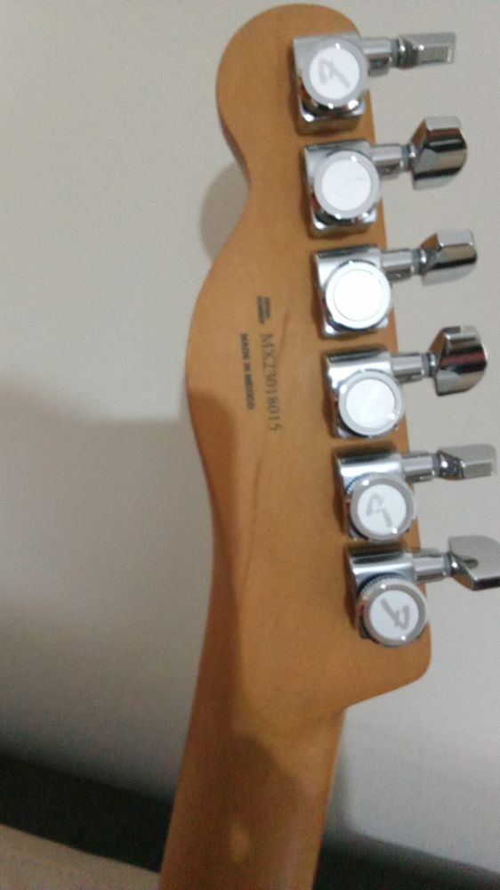 Fender telecaster playee plus