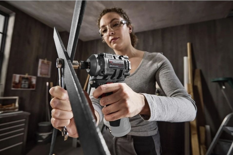 Шуруповерт PARKSIDE Performance 12v