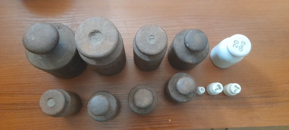 Stare odważniki do wagi