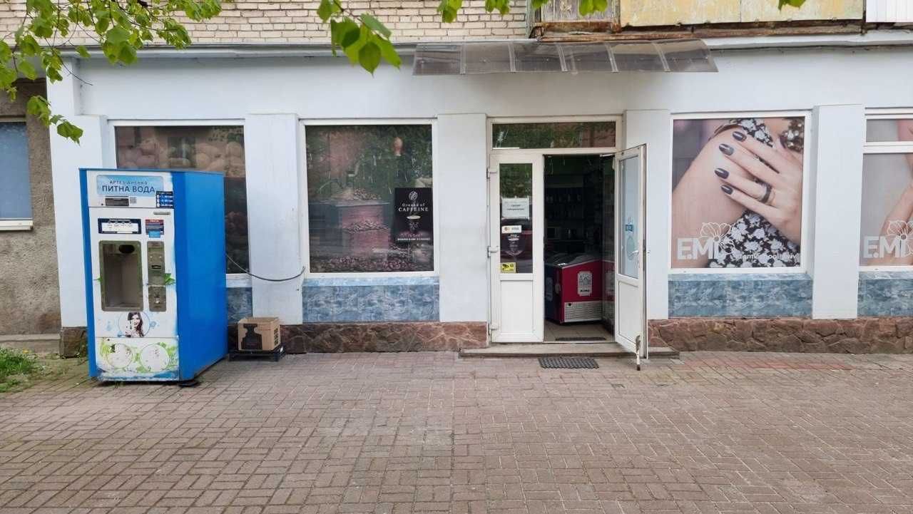 Оренда ФАСАД приміщення бічна вул Міхновських (Дужих Комарова)