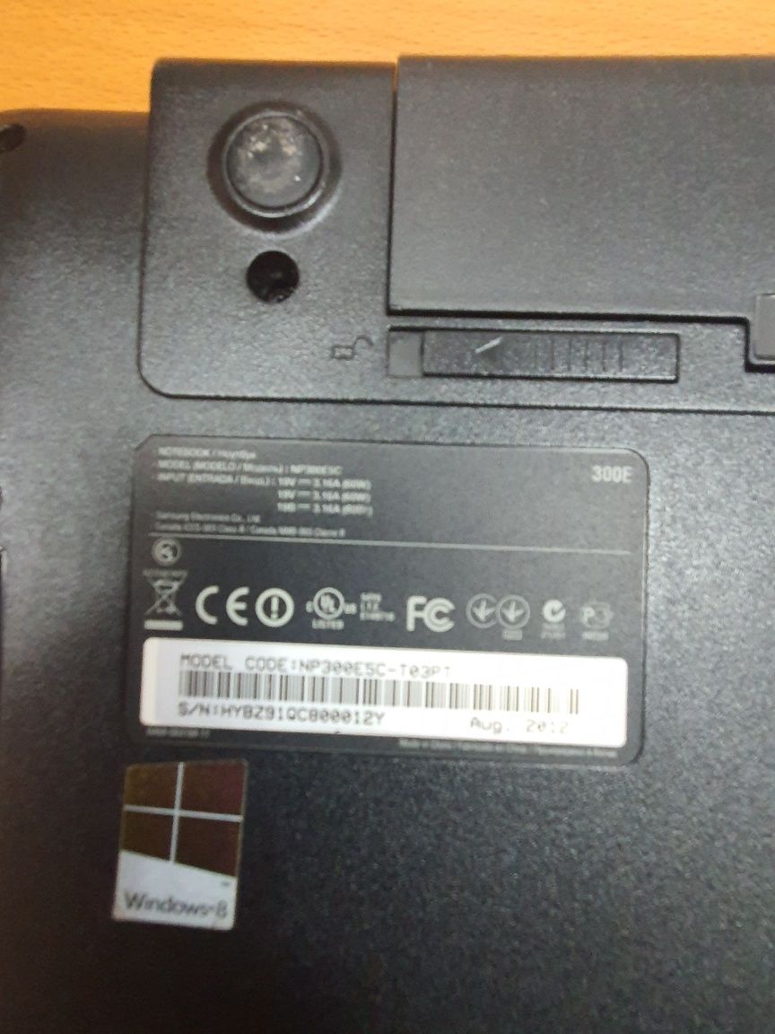 Computador portátil Samsung 300E