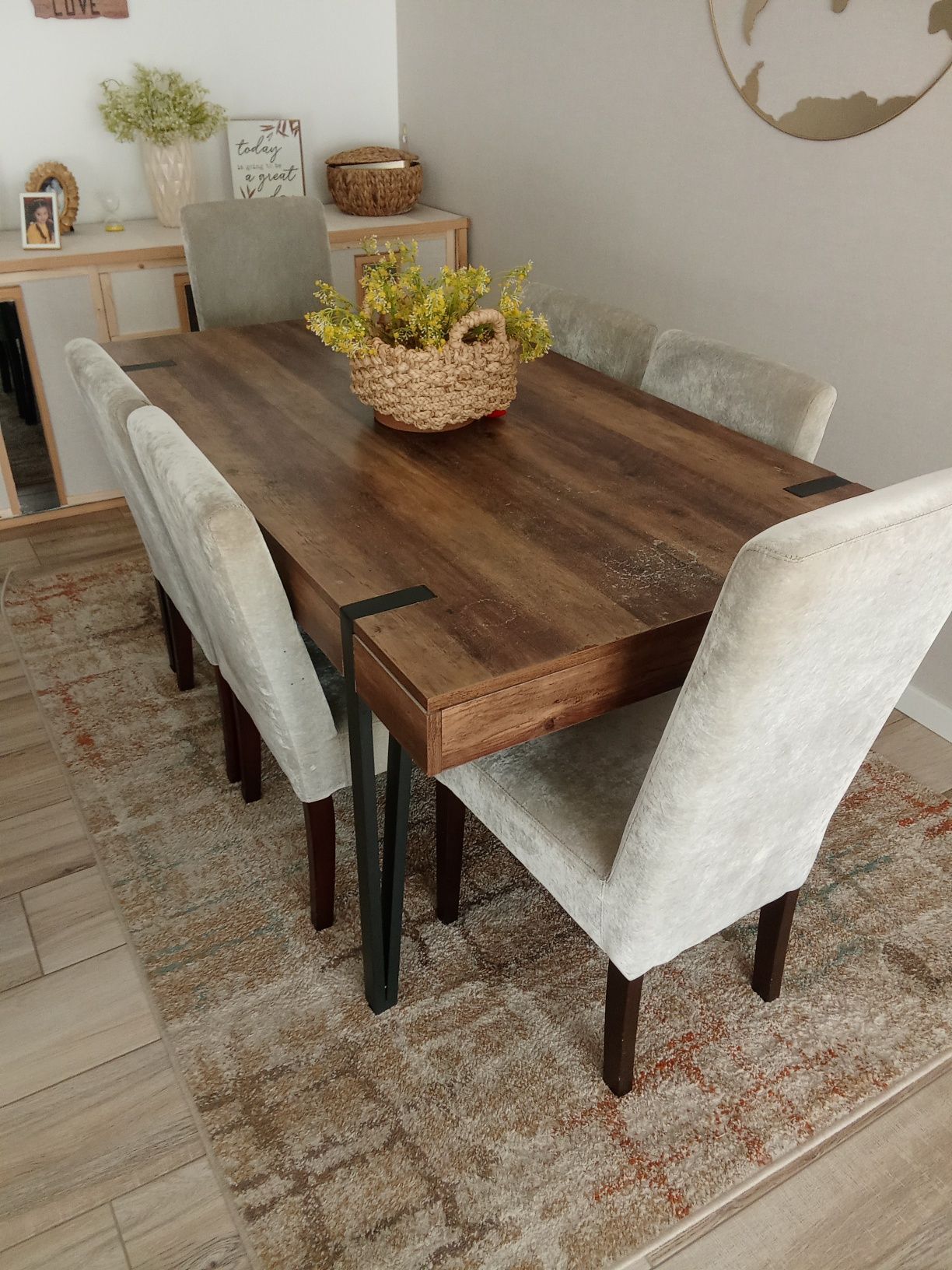 Mesa com cadeiras