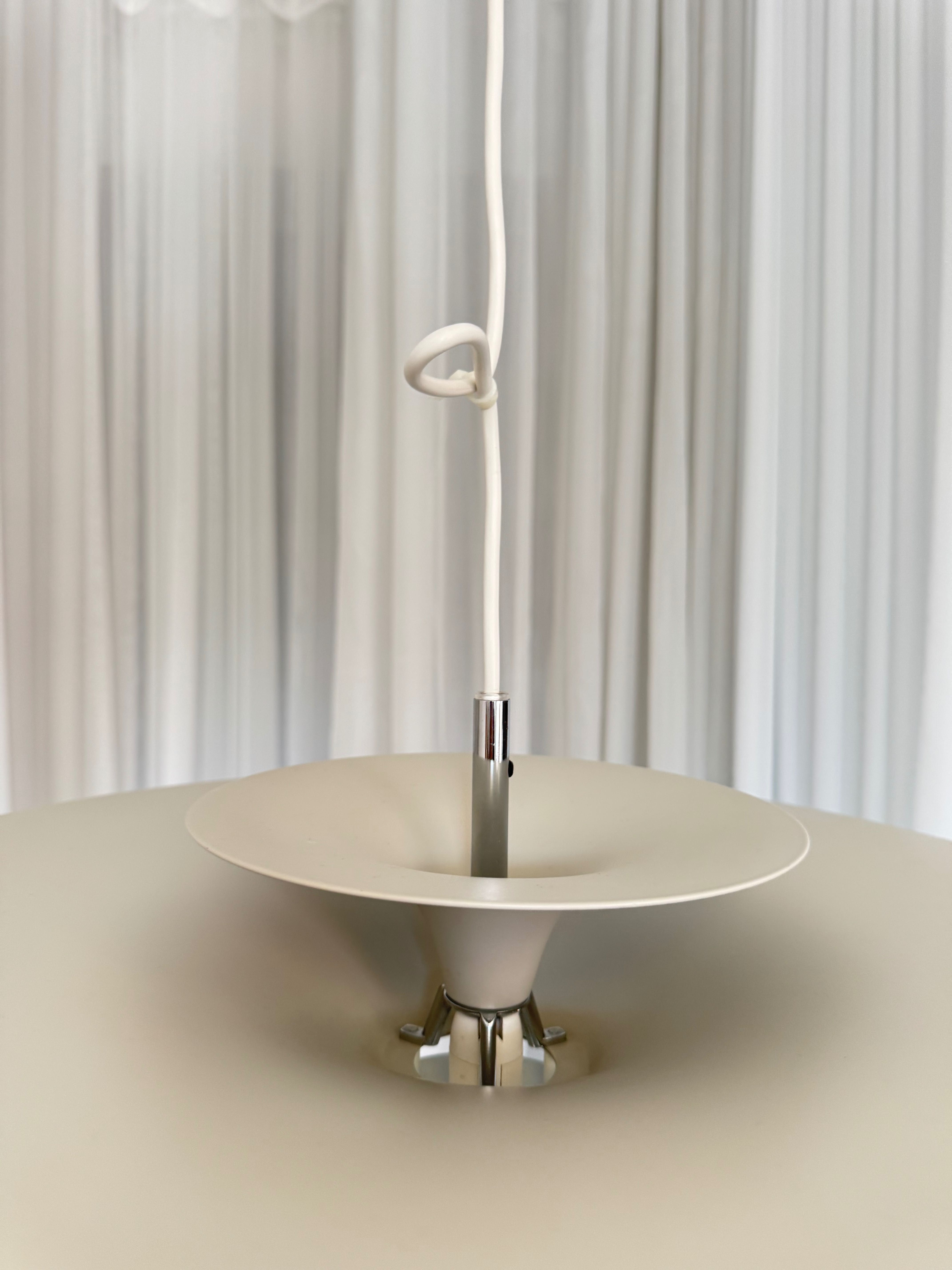 Lampa sufitowa Belid Picasso
Ponadczasowy skandynawski design