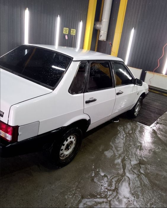 Продам ваз21099 вгарному стани мотор вгарному стани не гнела