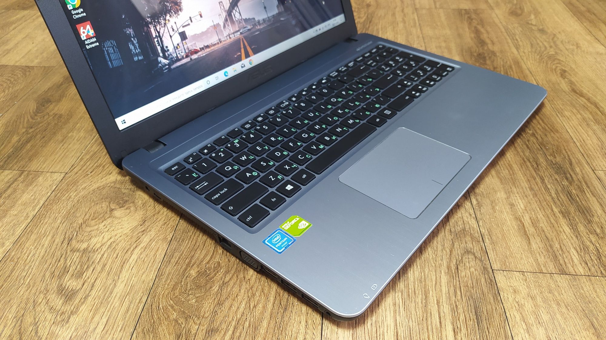 Ноутбук Asus X540 Pentium N3710/2 RAM/SSD 128Gb/Geforce 810M