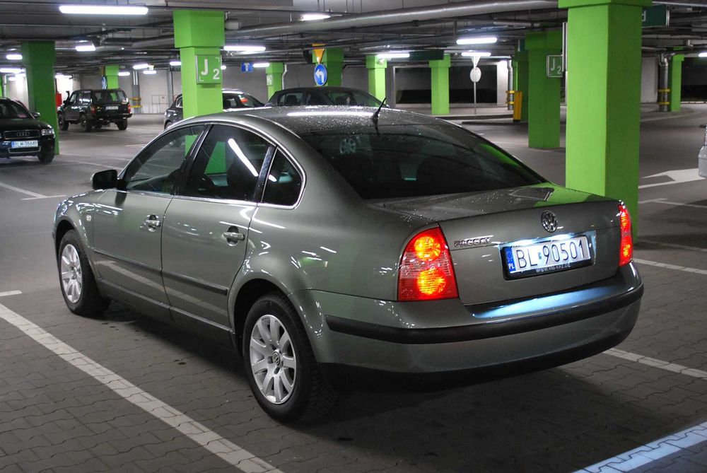 Volkswagen Passat 1.6 102KM 2002r.
