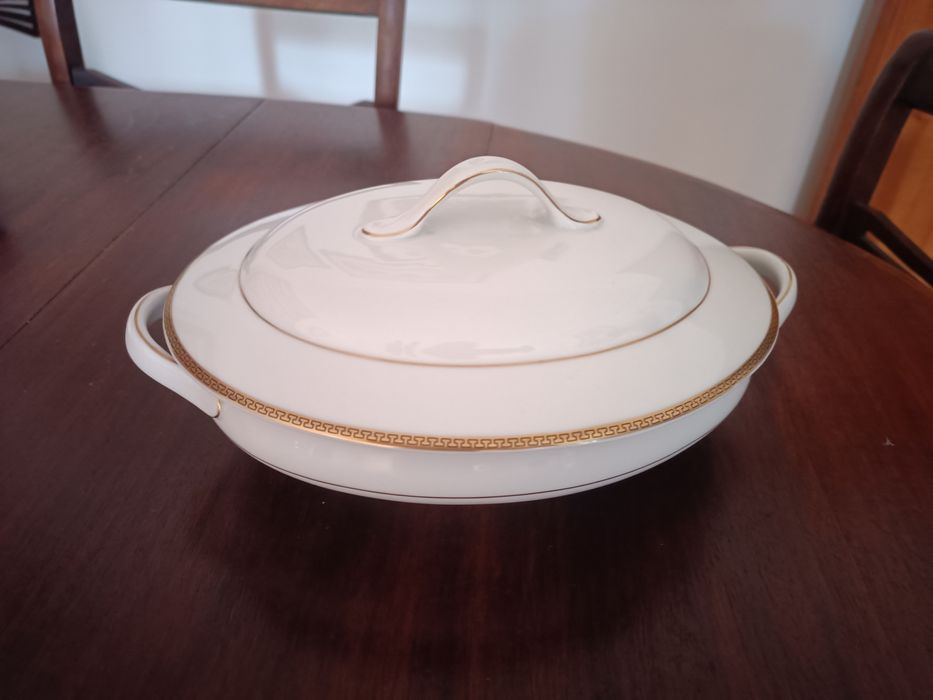 Serviço de Jantar - Vista Alegre - Coleção "Domo Gold"