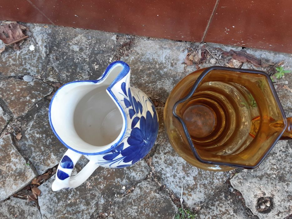 Jarro azul e branco