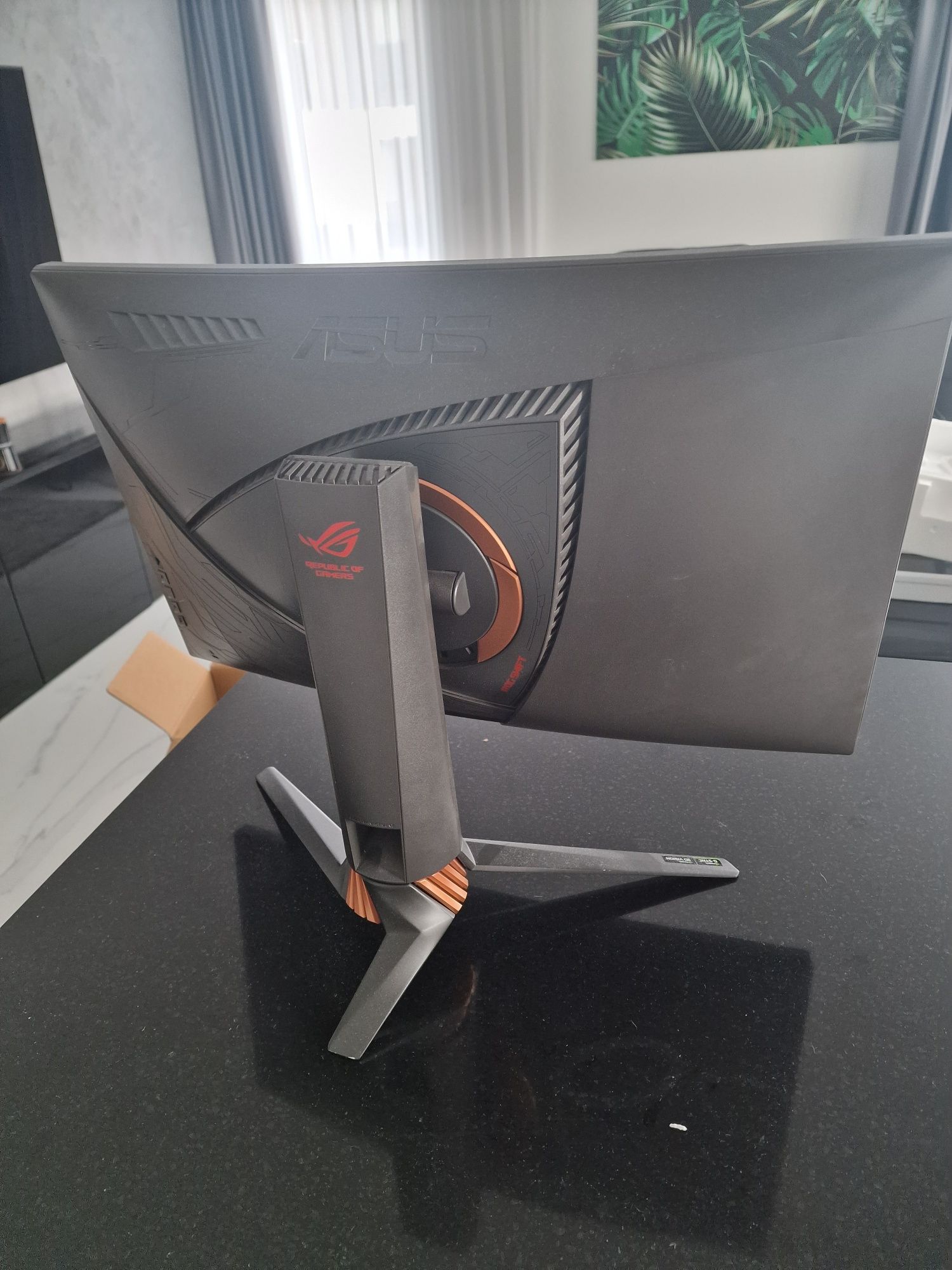 ASUS Swift pg27v 165hz 1ms 2560x1440p