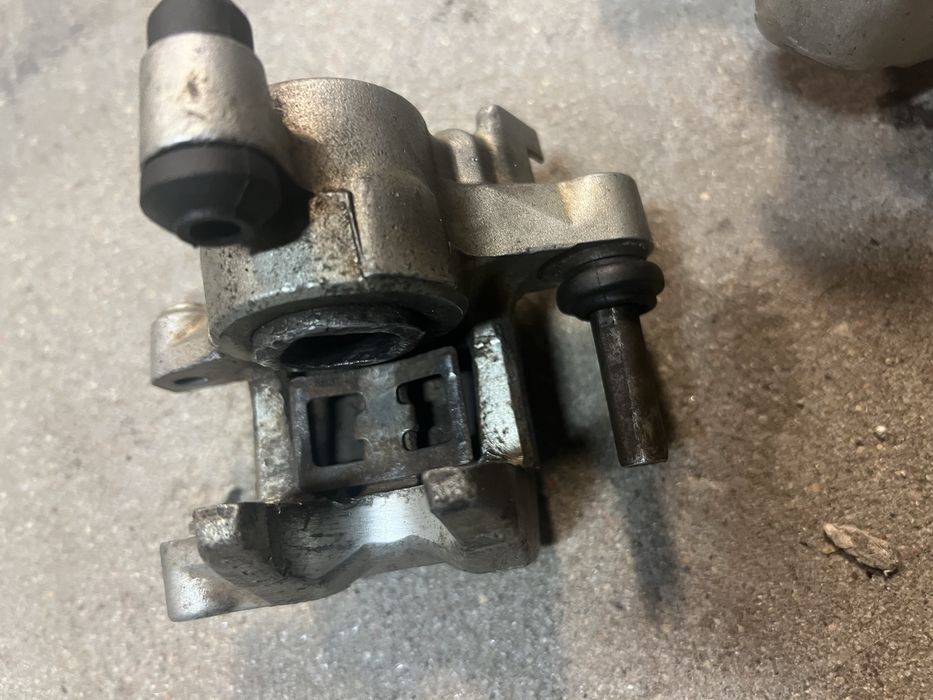 Brembo zacisk jarzmo pompa zbiorniczek przewód tylni tyl exc sxf sx