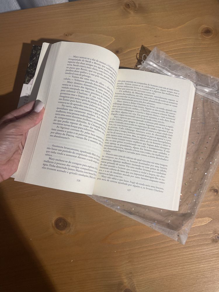 Livro “ Nunca me Esquecas” de Lesley Pearse