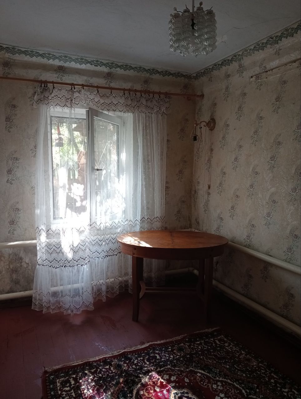 Продам будинок по вул. Уборевича (зупинка ш.т. Мудрьона)