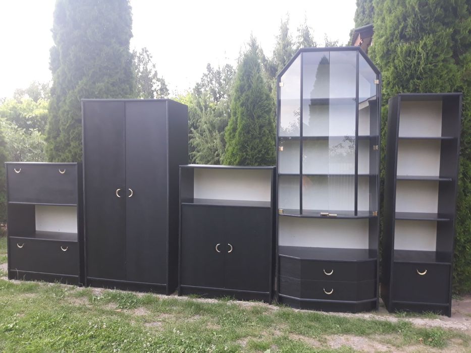 Меблі.Добротна стінка