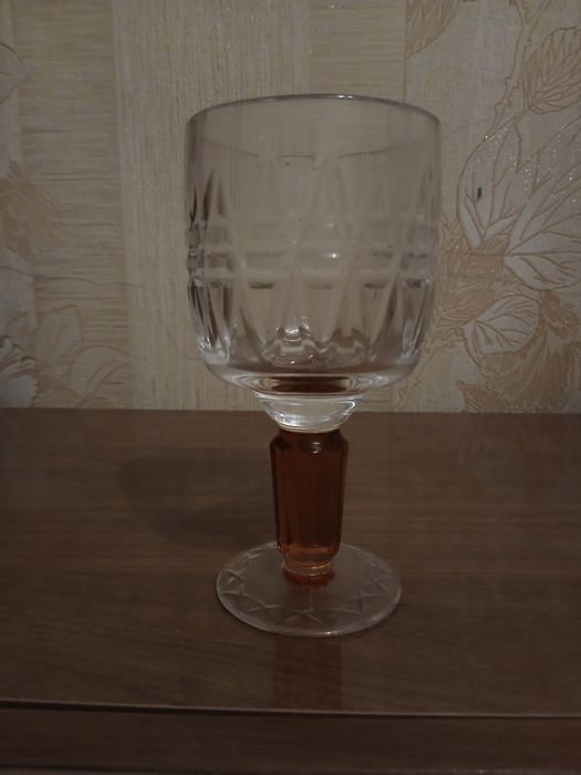 Олімпійський кольоровий кришталь, келихи