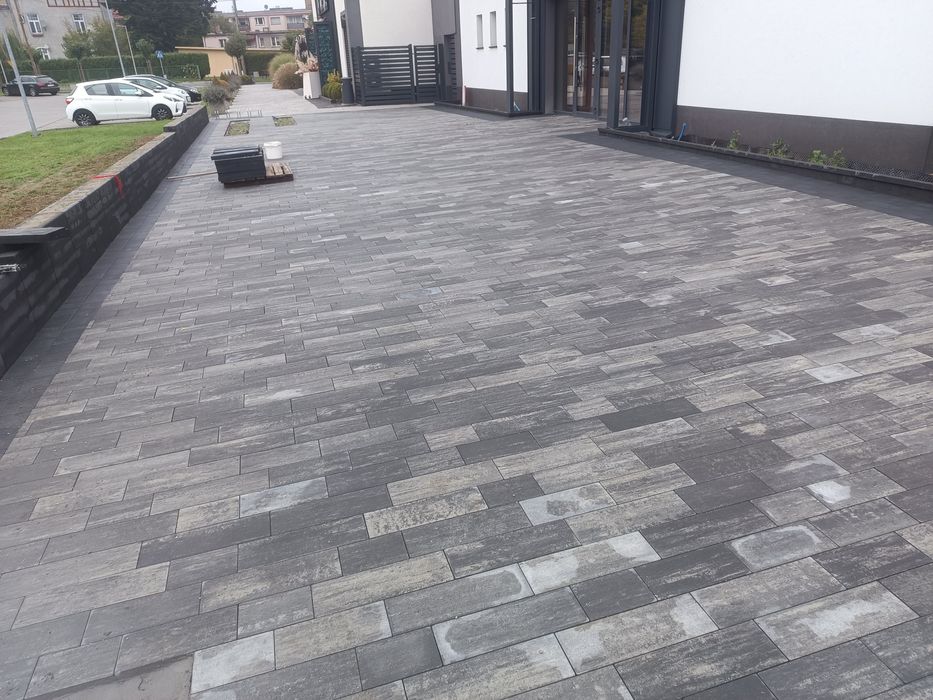 Usługi brukarskie, montaż ogrodzeń