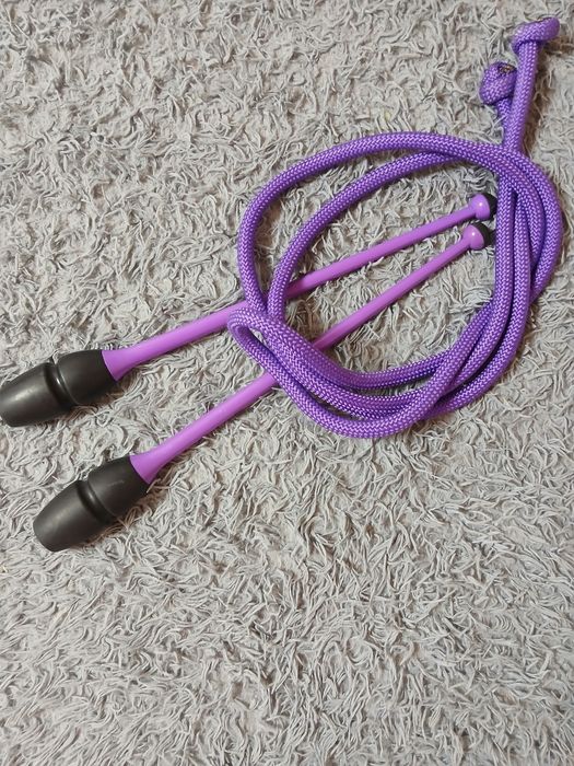 Продам гімнастичні булави та скакалку