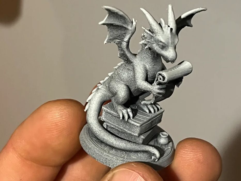 Dragão da Biblioteca em Miniatura