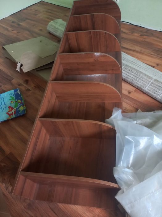 Полиці  настінні