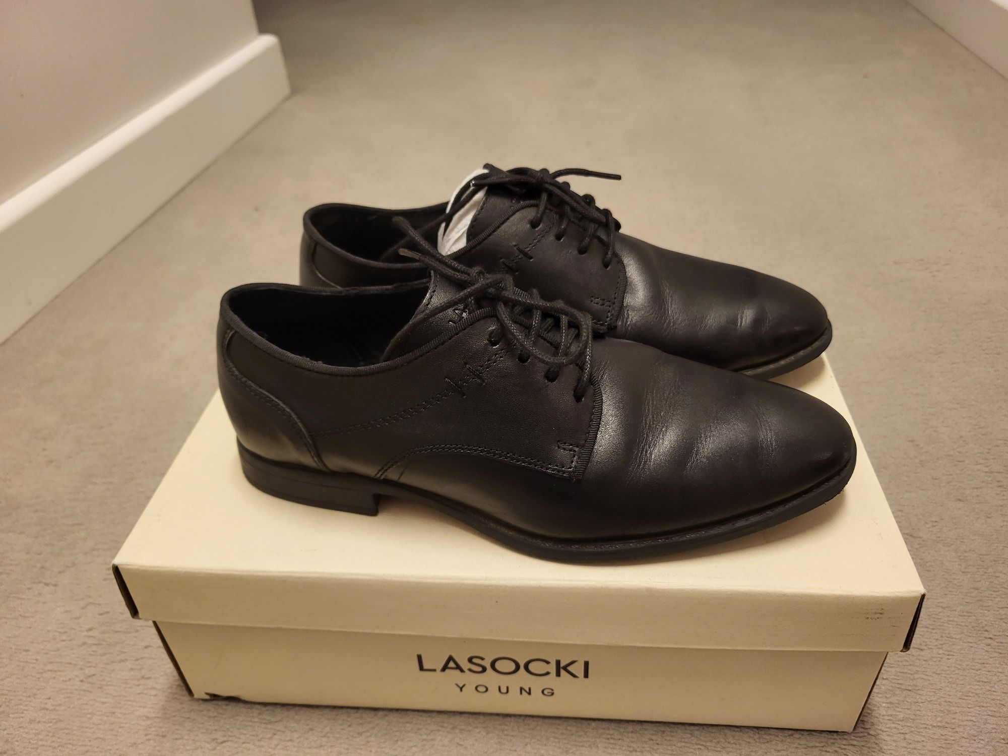 Buty eleganckie 36 chłopiec Lasocki czarne