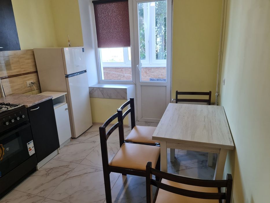 В центре свободна квартира.Квартира 1 комнатная посуточно.