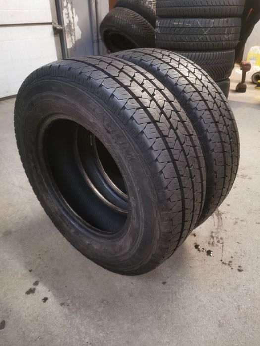 Para opon 195/70R14C Barum Vanis